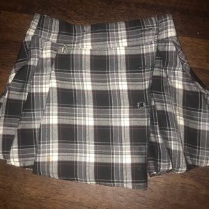 Catimini 7 years / 120 girls black and white pleated flannel skirt